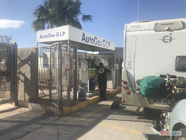 36_Aguilas, remplissage gaz GPL