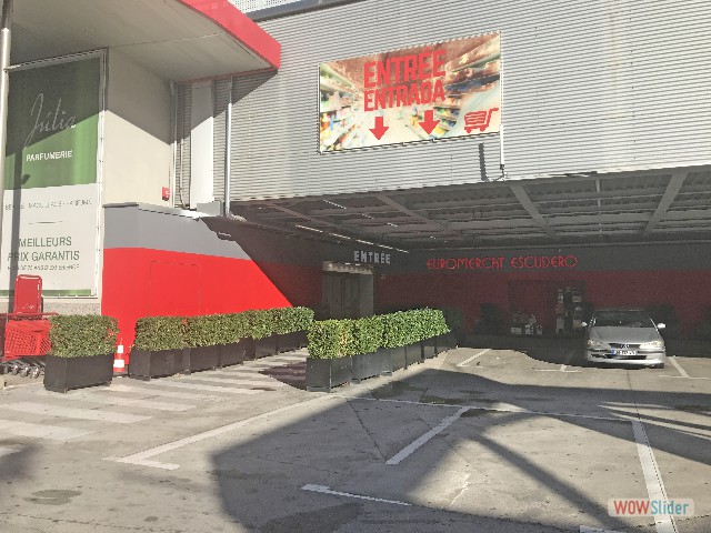 17_La Jonquera, magasin