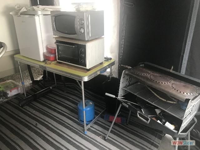 47_Cabopino, dans l'auvent