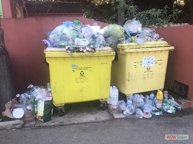 17_Poubelles bien pleines 17_Poubelles bien pleines