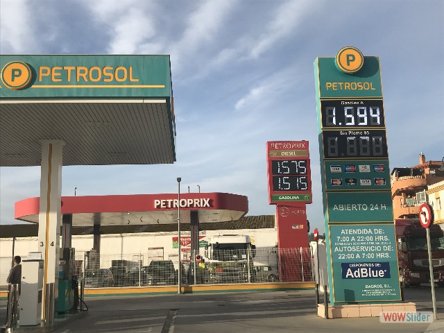 13_Fuengirola, stations services