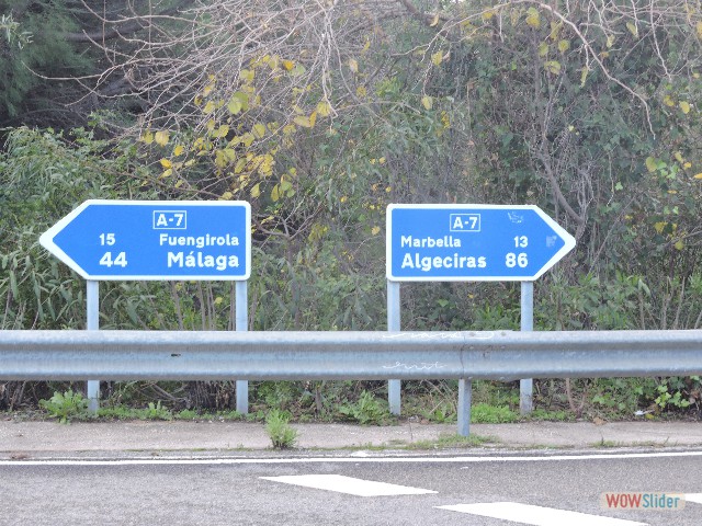 183_ Devant le camping