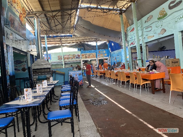 20_Restaurant dans le souk