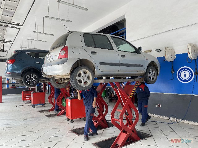 3_Au garage.