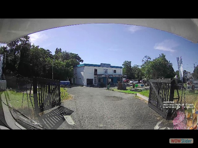 22_Arrivée magasin piscine Laghetto