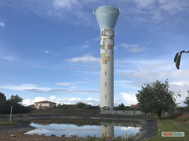 235_Saint-Georges-lès-Baillargeaux, château d'eau