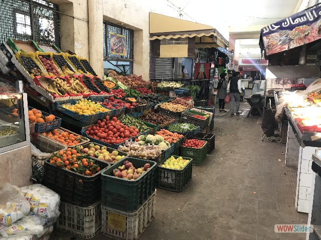 1095_Asilah, dans le marché aux poissons