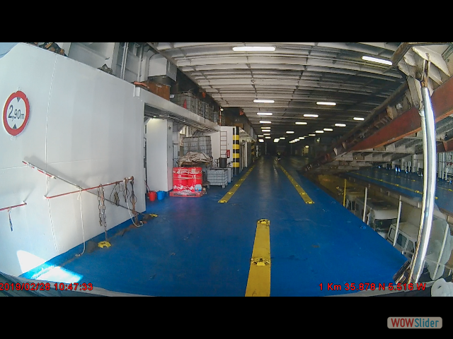 1137a_Entree dans le ferry