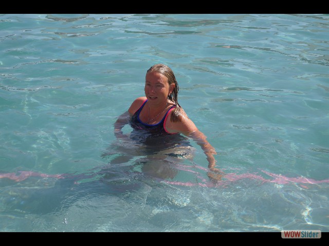 855_Isabelle à la piscine