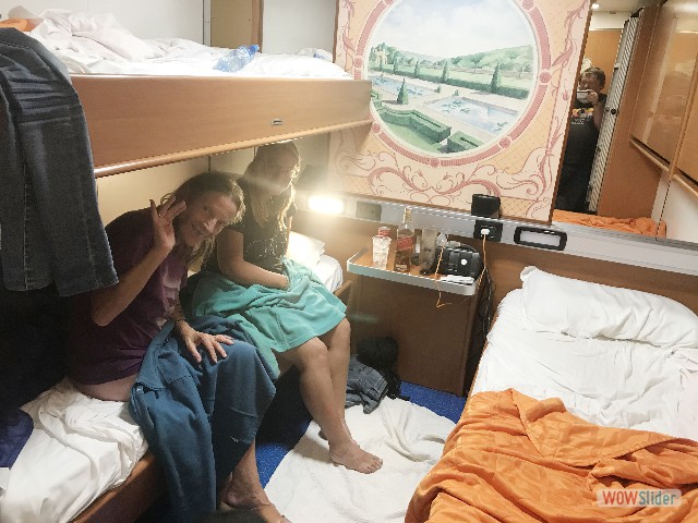 1648_Dans la cabine